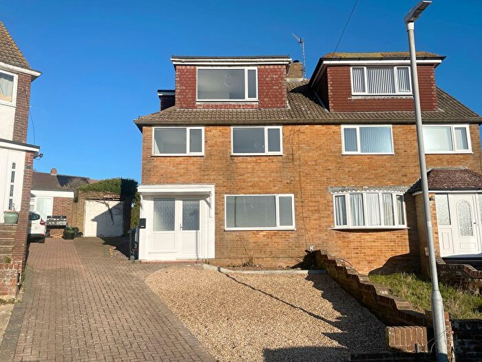 4 Bedroom Semi Detached House To Rent In Merston Close, Brighton, BN2
