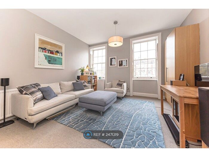 3 Bedroom Flat To Rent In Slievemore Close, London, SW4