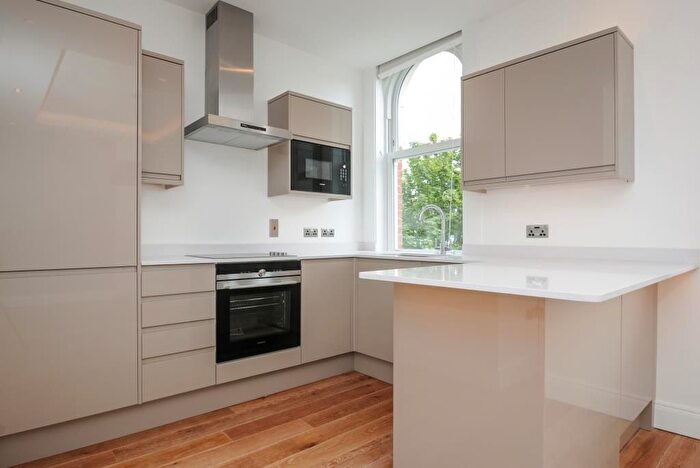 1 Bedroom Flat To Rent In Sheen Road, Richmond, TW9