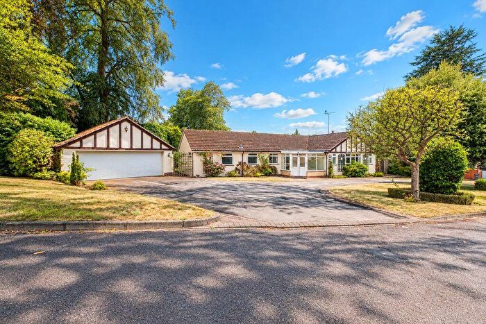 3 Bedroom Detached Bungalow For Sale In Kenilworth Close, Four Oaks Estate, Sutton Coldfield, B74