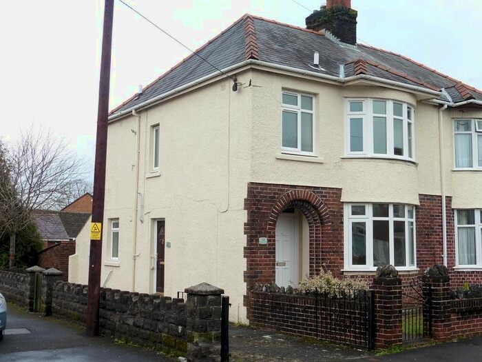 1 Bedroom Flat To Rent In Heol Las, Ammanford, Carmarthenshire., SA18