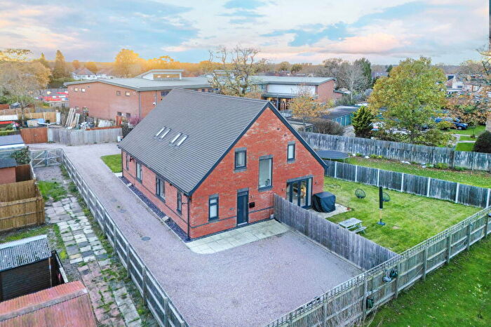 3 Bedroom Semi Detached House For Sale In Chilcote Mews, Hall Green, B28