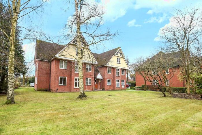 2 Bedroom Apartment To Rent In Woodstock House, Rectory Road, Wokingham, Berkshire, RG40