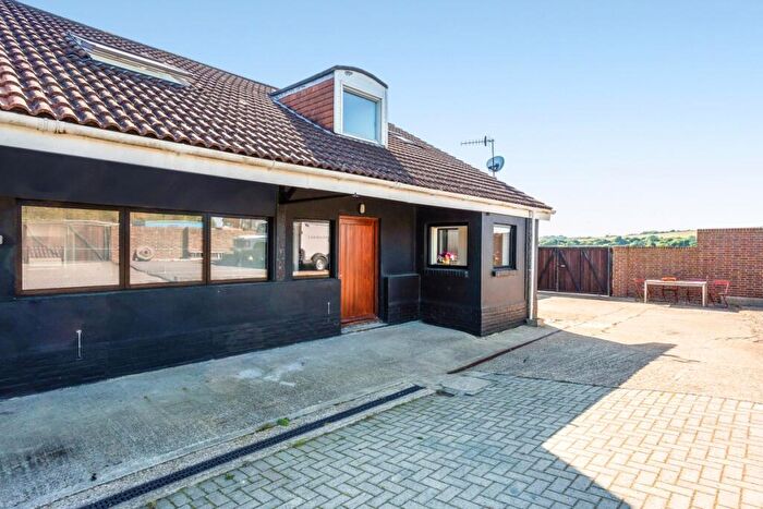 3 Bedroom End Of Terrace House To Rent In The Old Racecourse Lewes, BN7