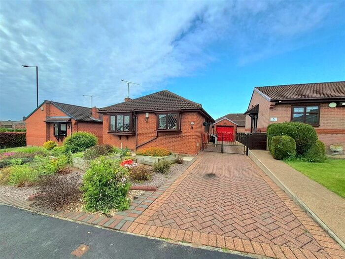 2 Bedroom Detached Bungalow For Sale In Windsor Close, Harlington, Doncaster, DN5
