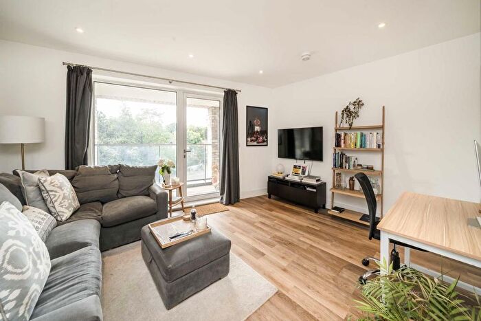 1 Bedroom Flat For Sale In Greenside Road, London, W12