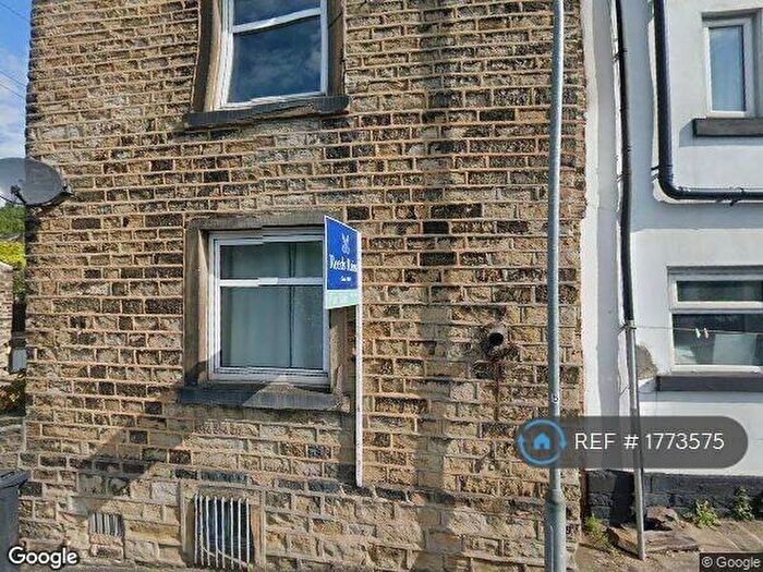 2 Bedroom End Of Terrace House To Rent In Church Street, Huddersfield, HD3