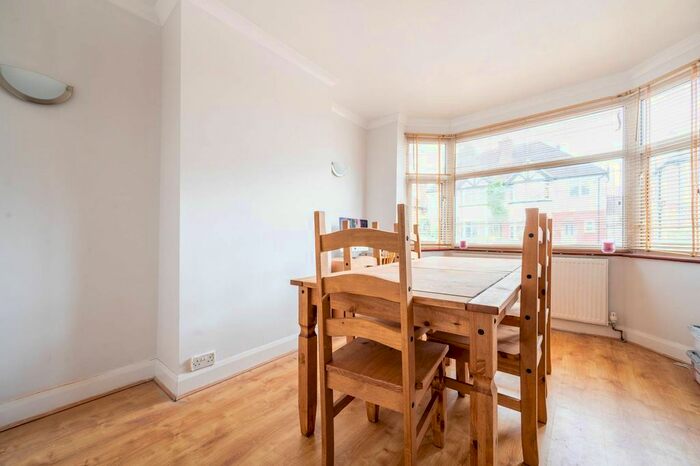 3 Bedroom Detached House To Rent In Grantley Road, Guildford, Guildford, GU2