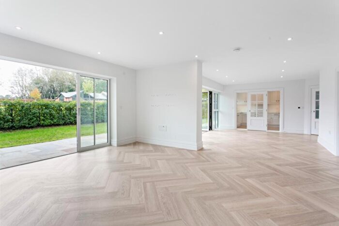 3 Bedroom Bungalow To Rent In Archbury Walk Ascot, SL5