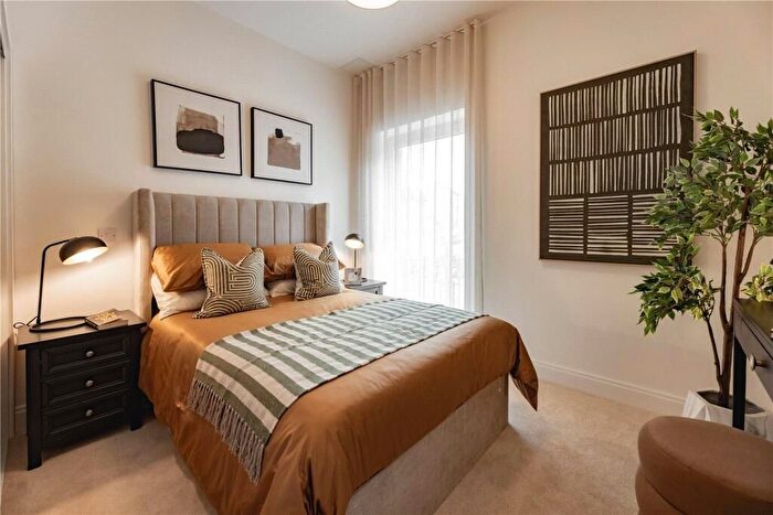 2 Bedroom Flat For Sale In Plot Brookfield Court, Chatham, ME4