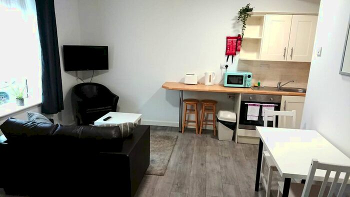 1 Bedroom Flat To Rent In Bridge Terrace, Albert Road South, Ocean Village, Southampton, SO14