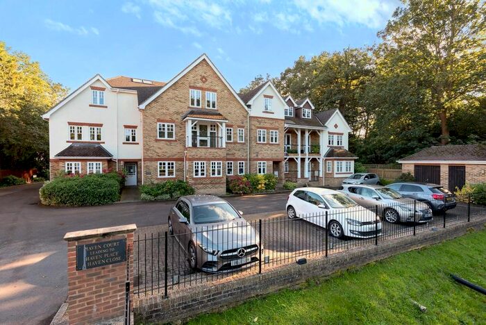 3 Bedroom Flat To Rent In Haven Court, Portsmouth Road, Esher, KT10