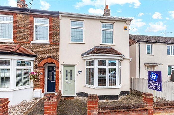 2 Bedroom Semi-Detached House For Sale In Cross Road, Mawneys, Romford, RM7