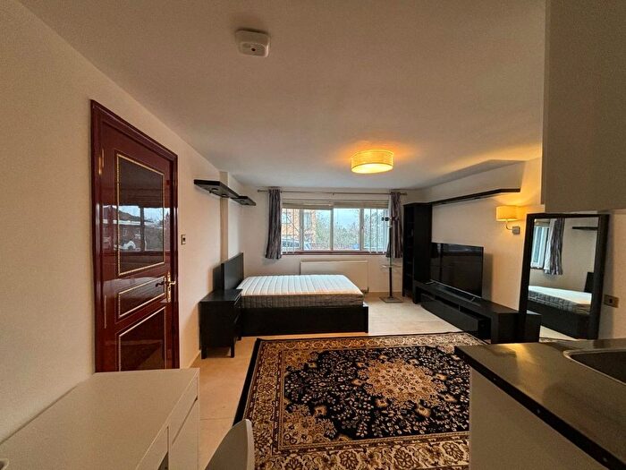 Studio To Rent In Orchard Close, London, NW2