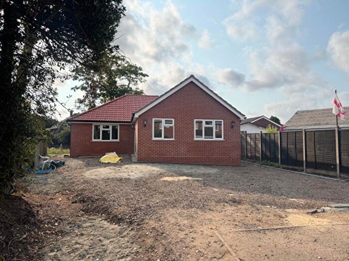 3 Bedroom Detached Bungalow For Sale In Dibden Purlieu, Southampton, Hampshire, SO45