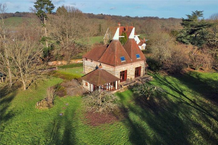 4 Bedroom Detached House For Sale In Redlands Lane, Salehurst, Robertsbridge, East Sussex, TN32