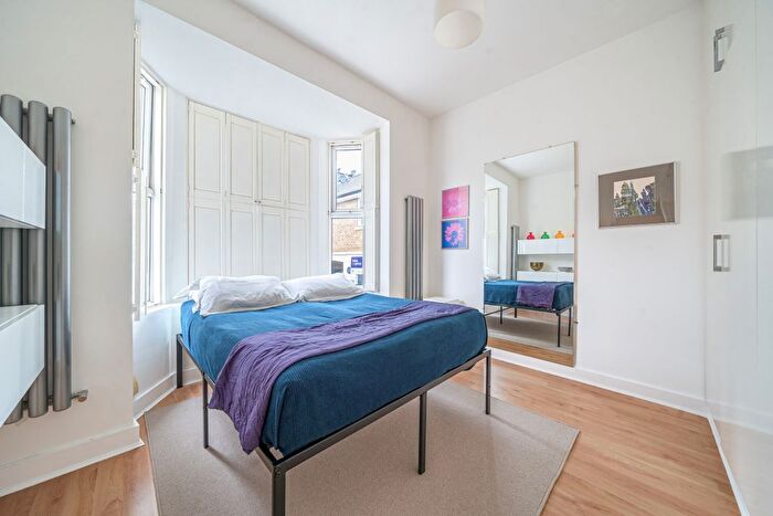1 Bedroom Flat To Rent In Stowe Road, London, W12