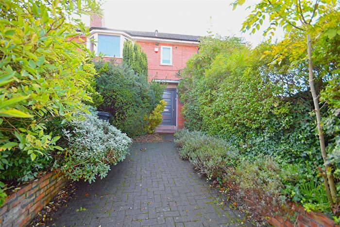 3 Bedroom Flat For Sale In Shirehampton Road, Sea Mills, Bristol, BS9