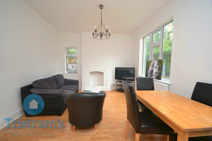 4 Bedroom Semi-Detached House To Rent In Bramcote Avenue, Beeston, NG9