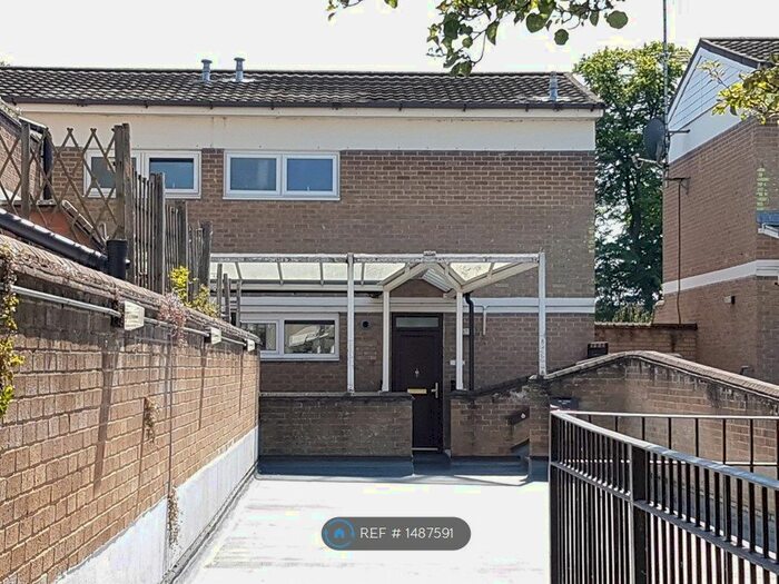 2 Bedroom Maisonette To Rent In St. Davids House, Cambridge, CB4