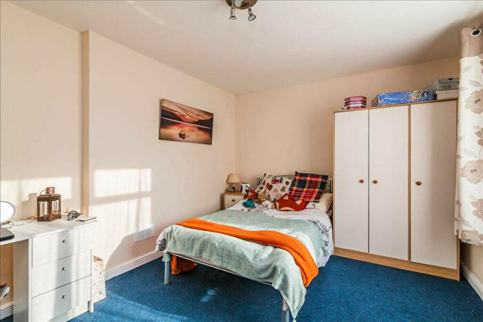 4 Bedroom Flat To Rent In Dawes House, Dean's Building, SE17