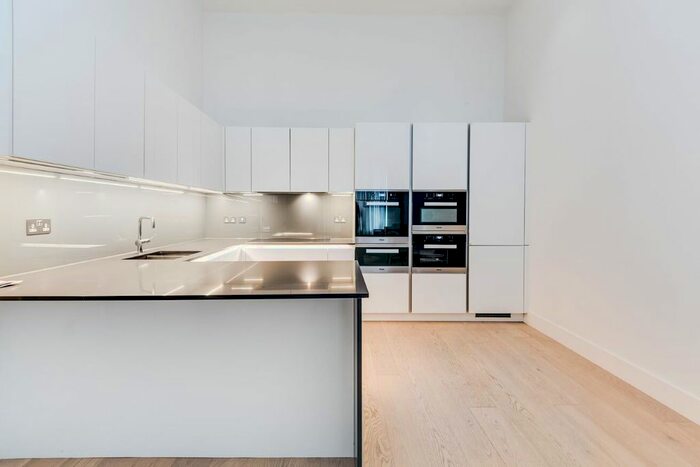 2 Bedroom Flat To Rent In Central Avenue, London, SW6