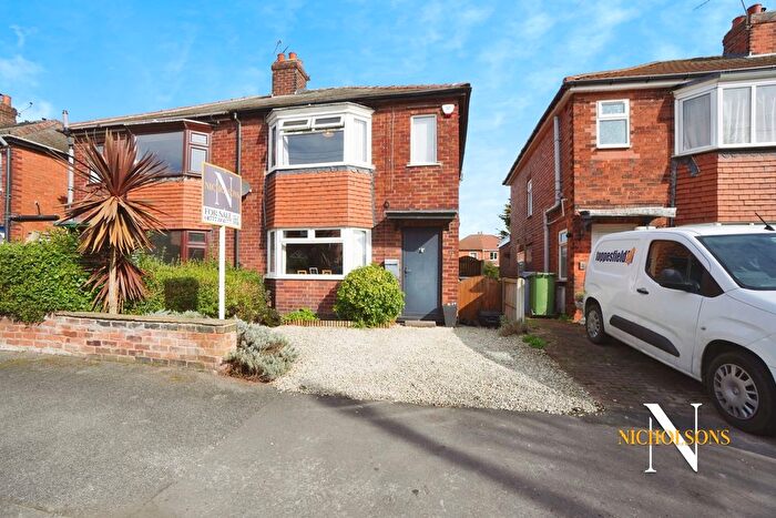 2 Bedroom Semi-Detached House For Sale In Peel Avenue, Retford, Nottinghamshire, DN22