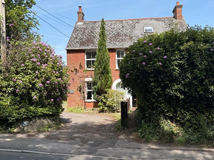 4 Bedroom Semi-Detached House For Sale In Southampton Road, Alderbury, Salisbury, SP5