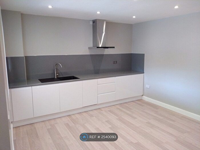 Studio To Rent In Blaenant, Emmer Green, Reading, RG4