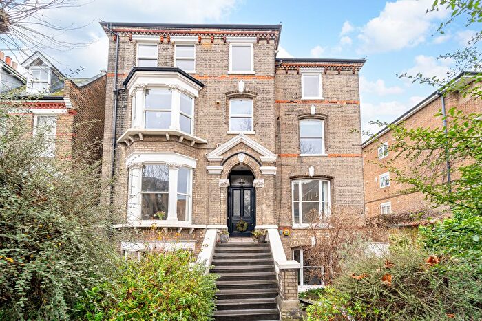 2 Bedroom Flat For Sale In Hartham Road, Hillmarton Conservation Area, London, N7