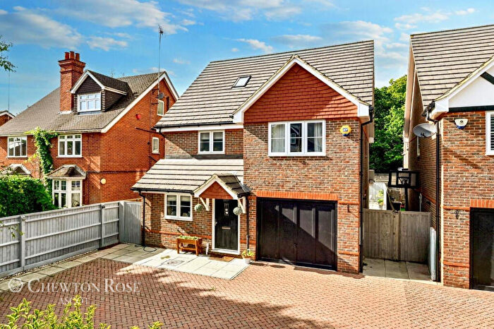 4 Bedroom Detached House For Sale In New Road, Ascot, SL5