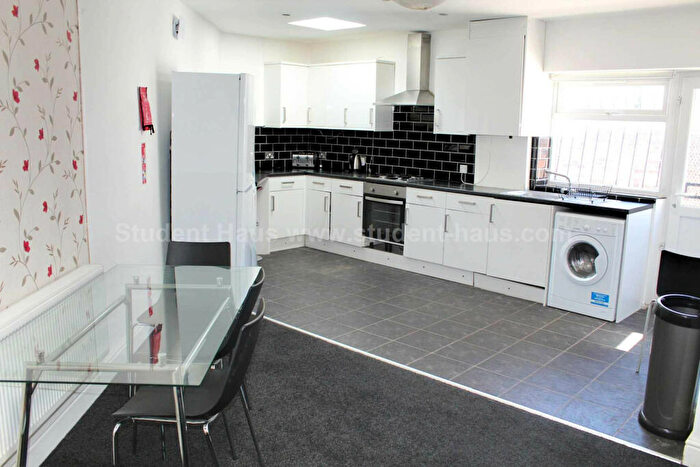 5 Bedroom House To Rent In Romney Street, Salford, M6