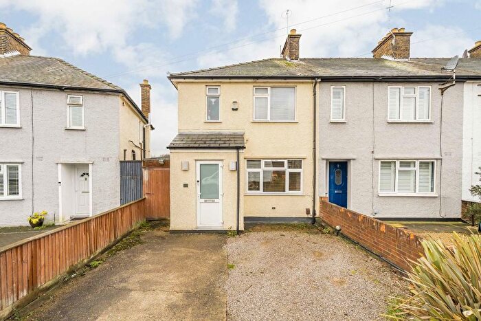 3 Bedroom Property For Sale In Hillfield Road, Hampton, TW12