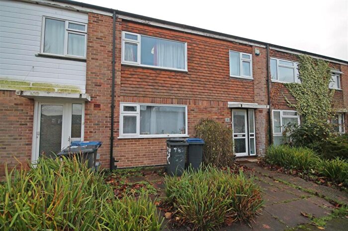 4 Bedroom Terraced House For Sale In Teddington Close, Canterbury, CT1