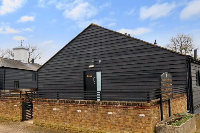 2 Bedroom Flat To Rent In Woodhall Lane, Shenley, Radlett, WD7