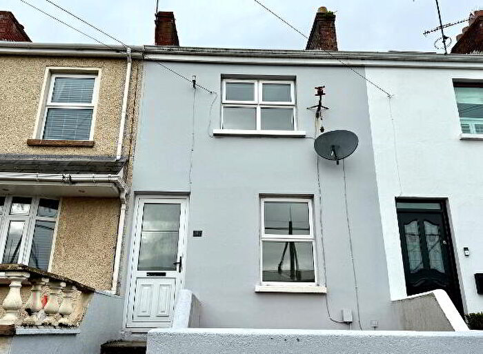 3 Bedroom Mid Terraced House For Sale In Lonemoor Road, Derry, BT48