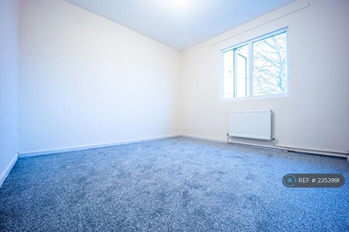 2 Bedroom End Of Terrace House To Rent In Hampstead Close, London, SE28