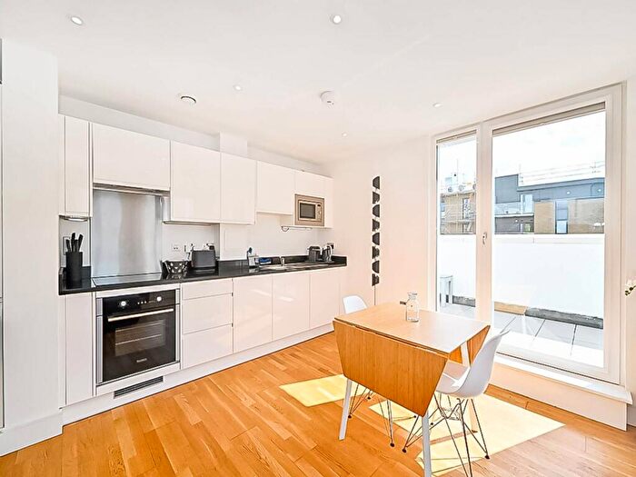 1 Bedroom Flat For Sale In Birkdale House, , Tower Hamlets, London, E14