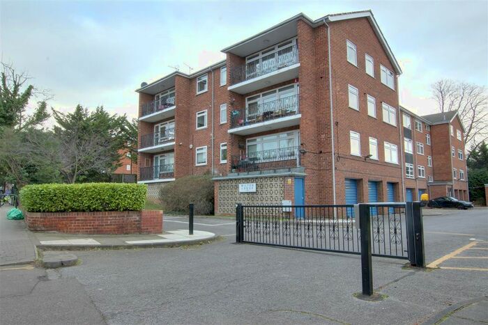 2 Bedroom Flat To Rent In Station Road, London N21