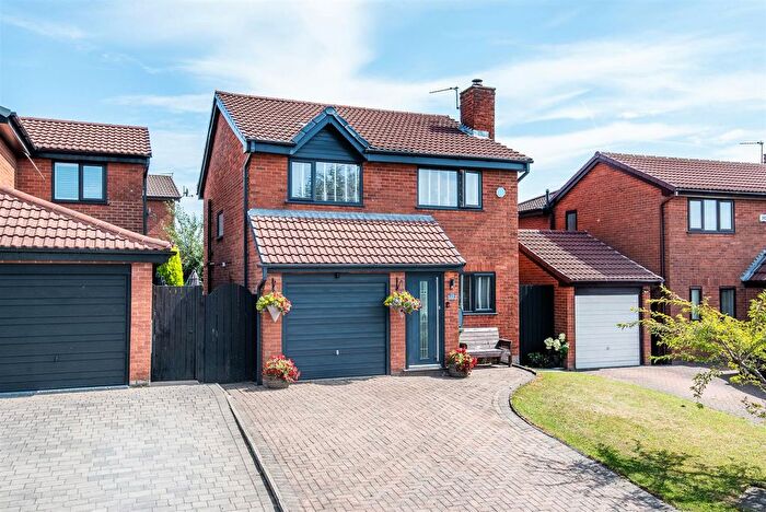 3 Bedroom Detached House For Sale In Whitsundale, Westhoughton, Bolton, BL5