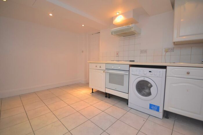 Apartment To Rent In Baker Street, Reading, RG1