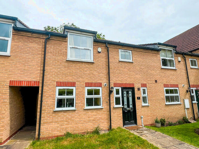 3 Bedroom Town House To Rent In Rectory Park, Sturton By Stow, LN1