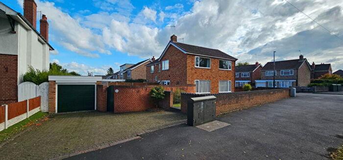 3 Bedroom Semi-Detached House For Sale In Tyrol Close, Wollaston, Stourbridge, DY8