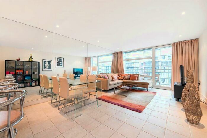 2 Bedroom Apartment To Rent In Howard Building, Queenstown Road, London, SW11