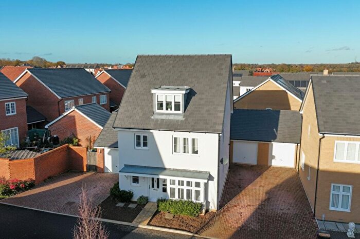 4 Bedroom Detached House For Sale In Jay Crescent, Wymondham, NR18