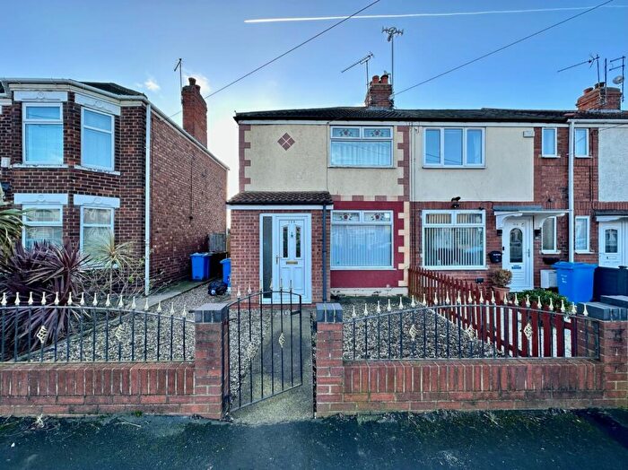 2 Bedroom End Of Terrace House To Rent In Brooklands Road, Hull, HU5