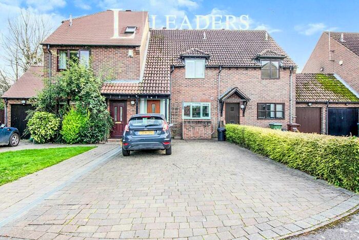 3 Bedroom Terraced House To Rent In Oaks Close, Westergate, PO20
