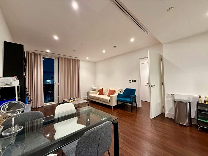 1 Bedroom Flat For Sale In Maine Tower, Harbour Way, London, E14