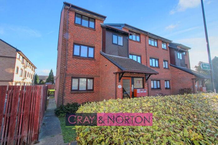 1 Bedroom Flat To Rent In Davies Close, Croydon, CR0
