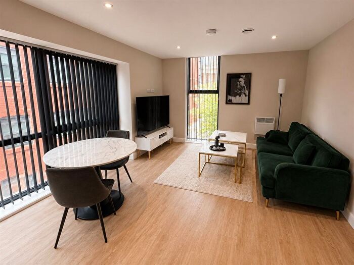 1 Bedroom Flat To Rent In Park Cross Street, Leeds, LS1